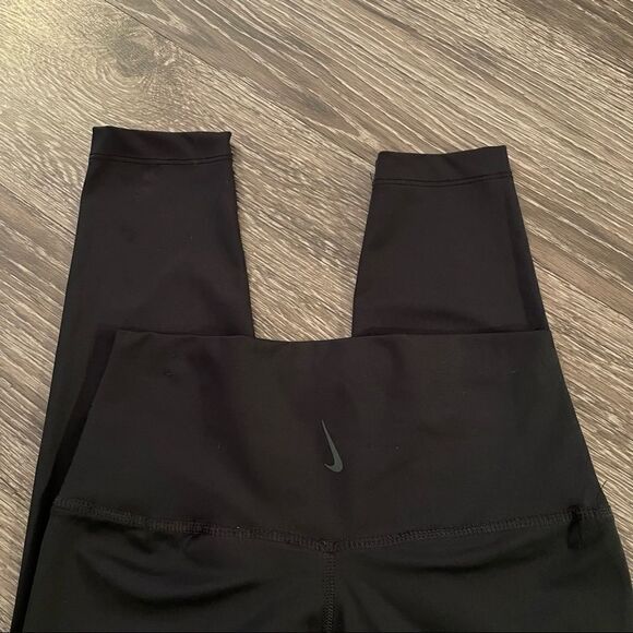 Nike yoga leggings  - Picture 5 of 5